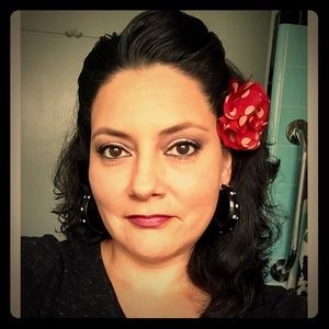 Meet your Posher, Angela